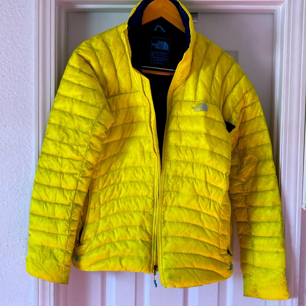 Women’s NorthFace Summit Series Large Down Puffer